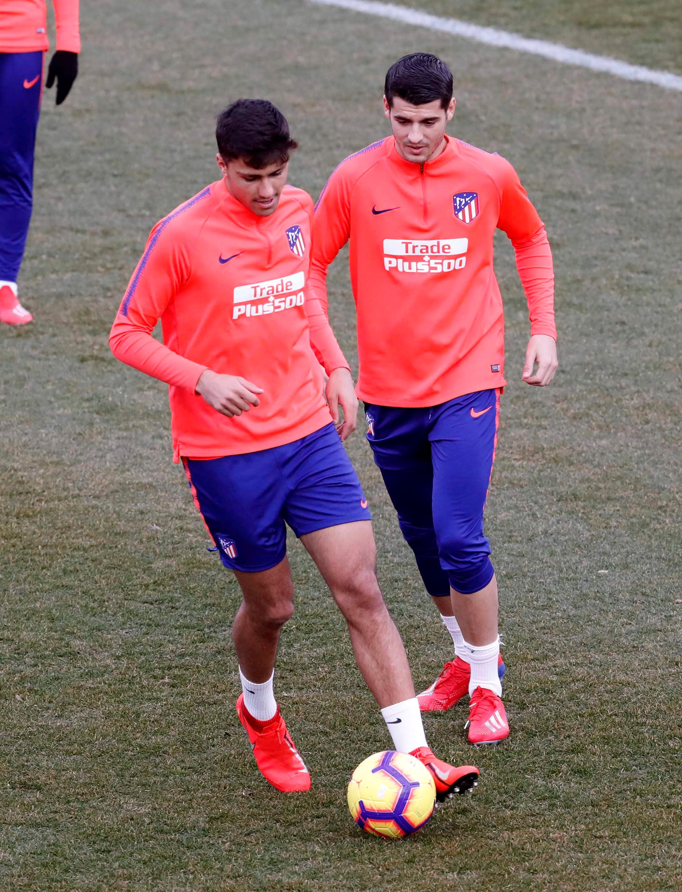 美高梅官方网站-马德里竞技发布备战花絮,赛后手感冰凉,NBA季后赛任务艰巨,轮换策略成焦点